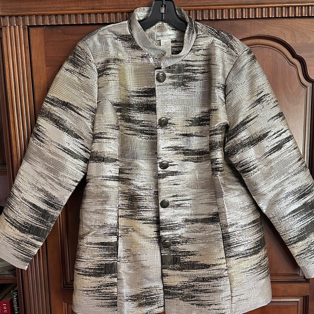 Chic Women's Black and Gray Patterned Blazer